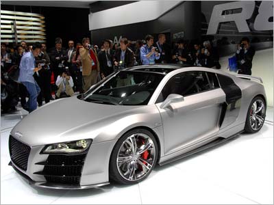 Audi R8 Christmas Edition:    