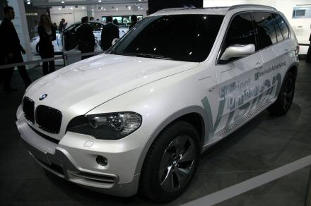 Линейка модификаций BMW X3 пополнится спецверсиями Exclusive и Lifestyle