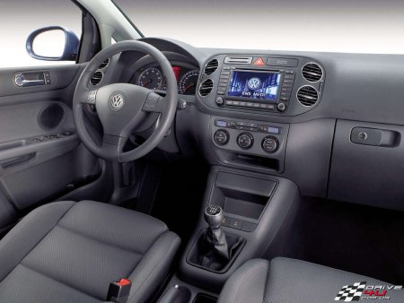 VW GOLF: a   Super-GTI